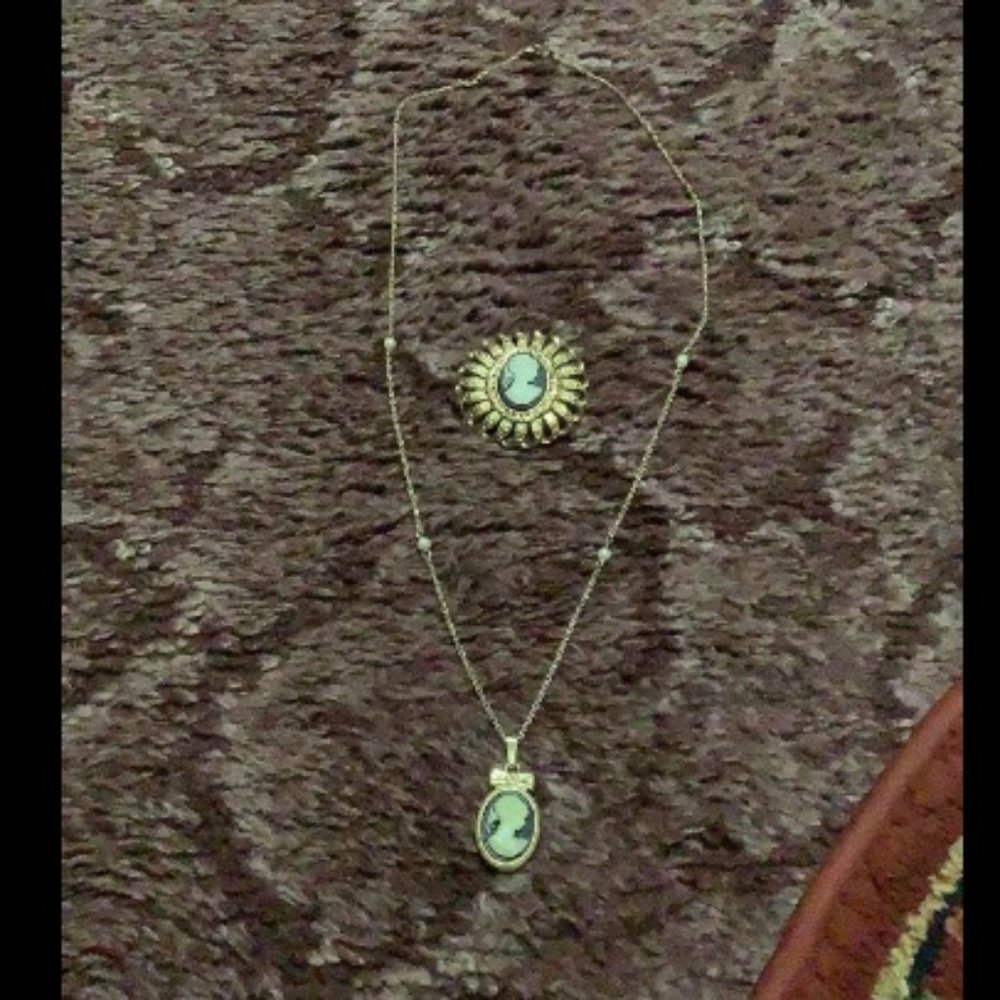 Parklane Signed Cameo Goldtone Brooch & Necklace Set